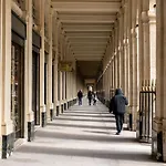 Veeve - By The Palais Royal